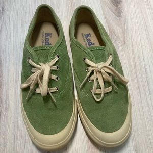 Keds textured Suede Green Sneakers size 8 1/2